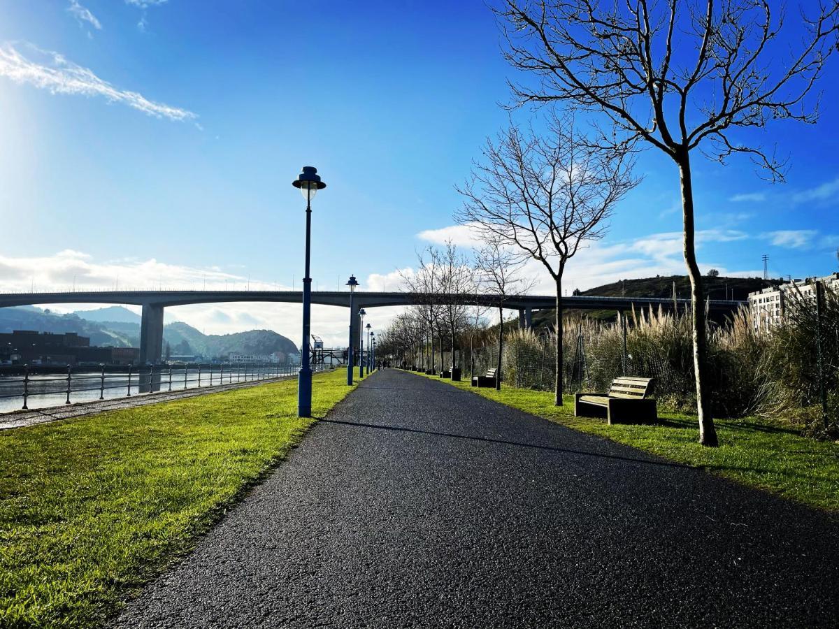 Gran Bilbao XI With Parking By Aston Rentals 바라칼도 외부 사진